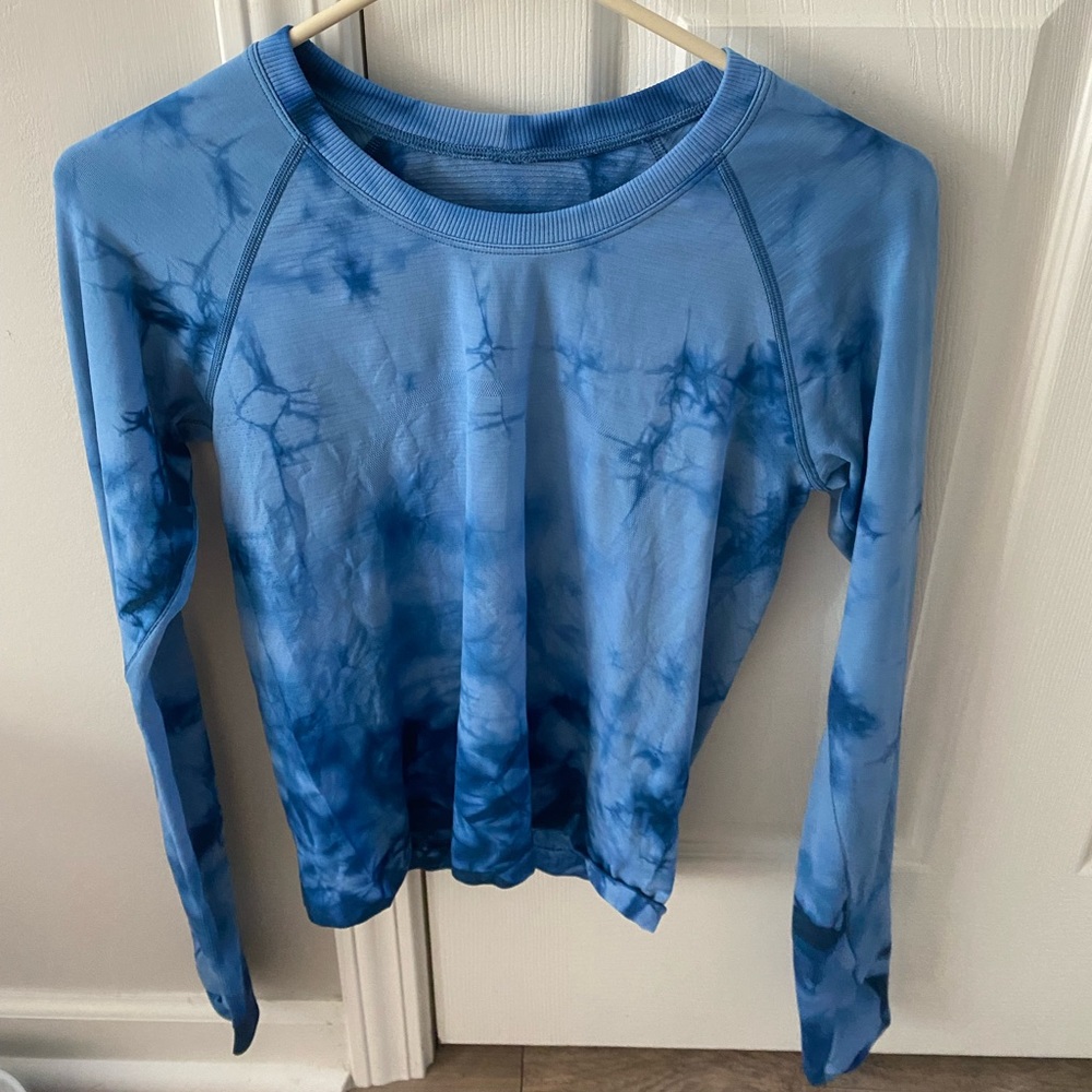 Blue tie-dye lululemon shirt